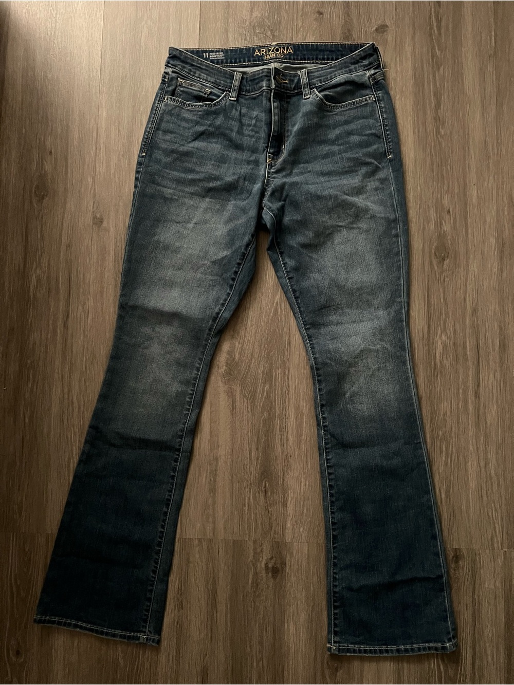 Arizona Jean Company Women's Bootcut Jeans in Faded Blue Denim